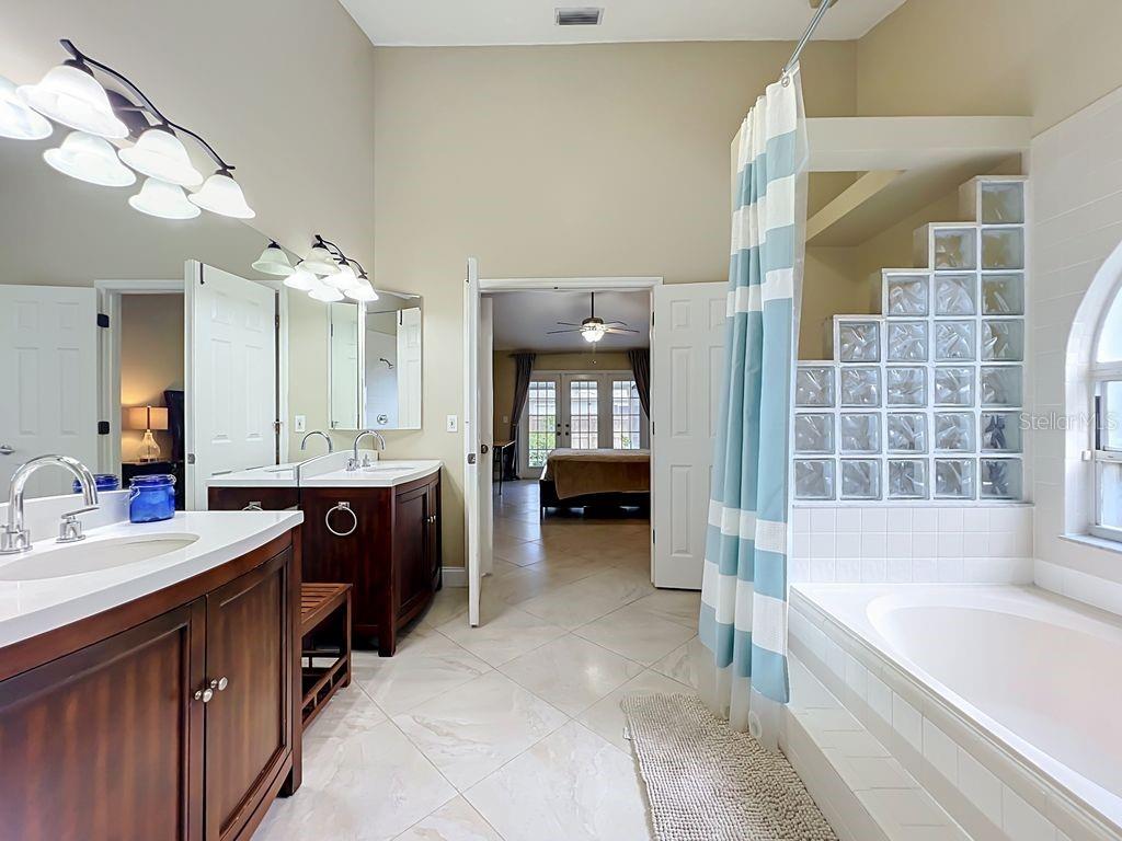 8609 CROSSBAY DRIVE, Orlando, FL 32829