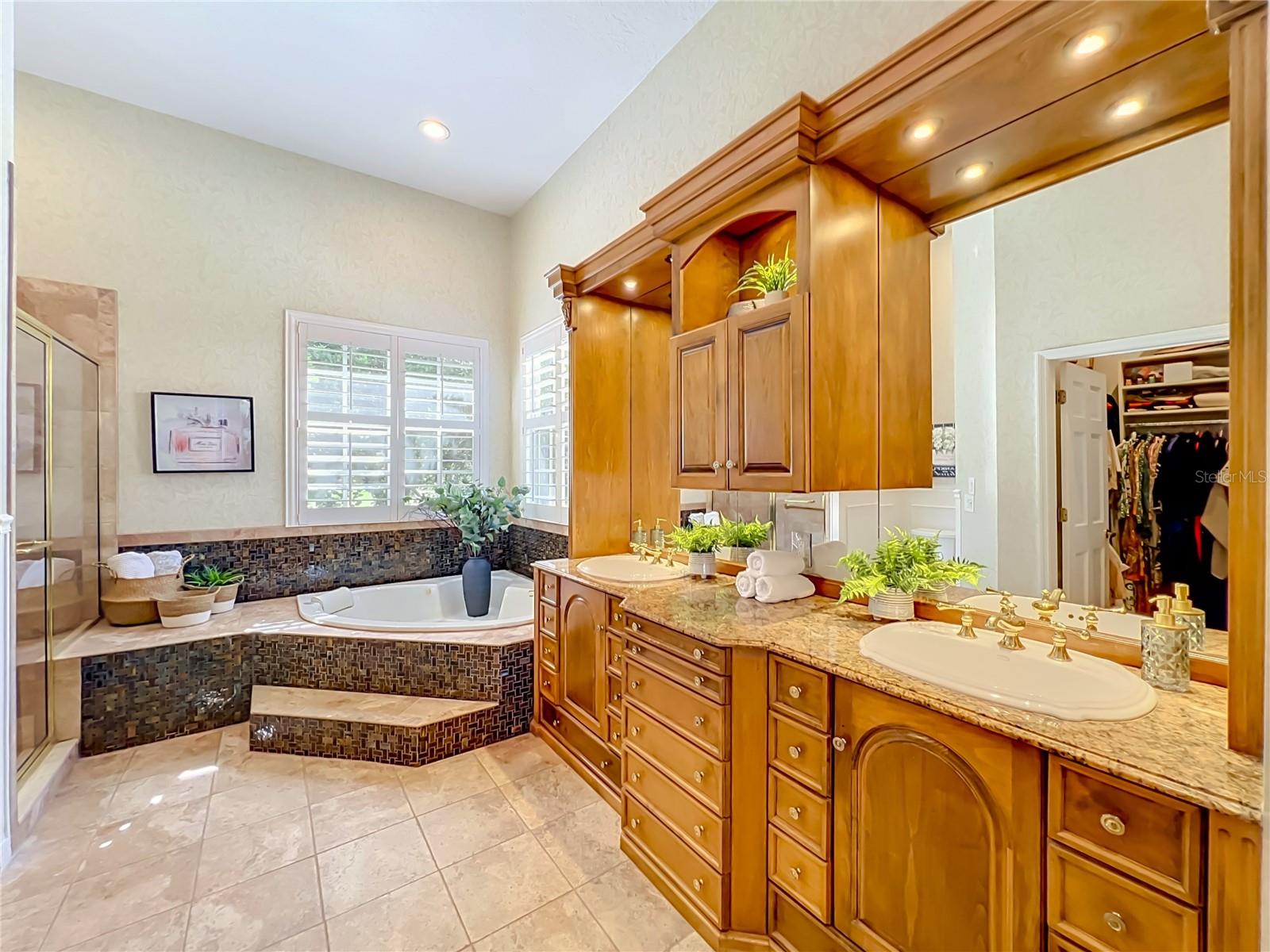 972 OAKPOINT CIRCLE, Apopka, FL 32712