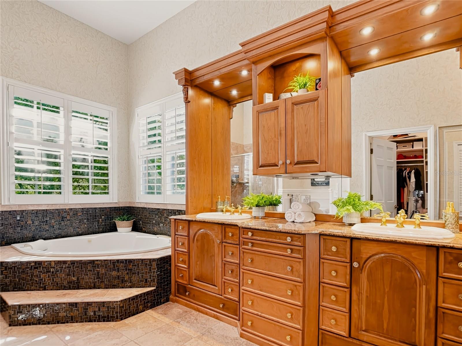 972 OAKPOINT CIRCLE, Apopka, FL 32712