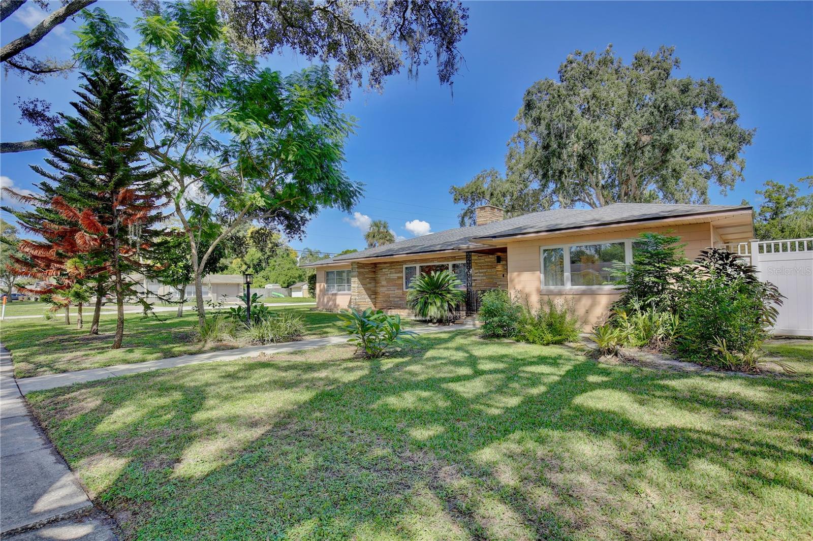 2387 WASHINGTON ROAD, Mount Dora, FL 32757