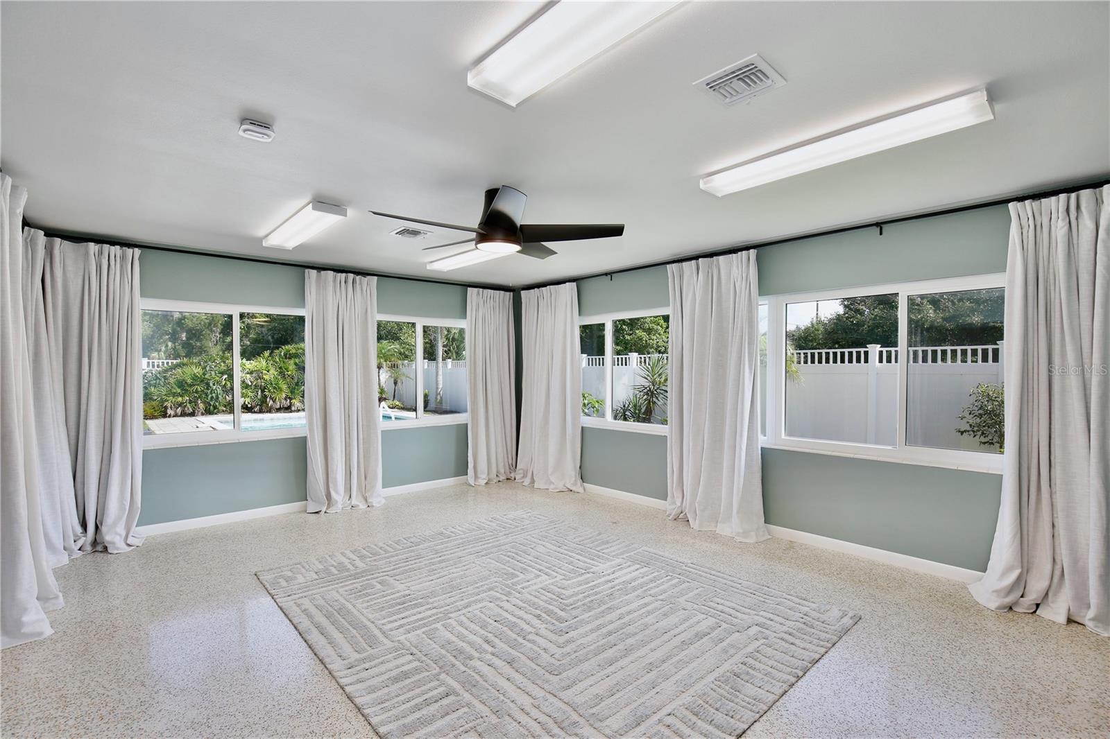2387 WASHINGTON ROAD, Mount Dora, FL 32757