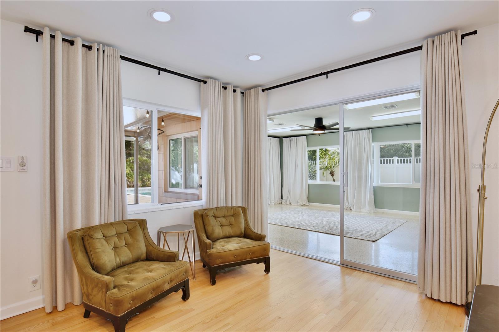 2387 WASHINGTON ROAD, Mount Dora, FL 32757