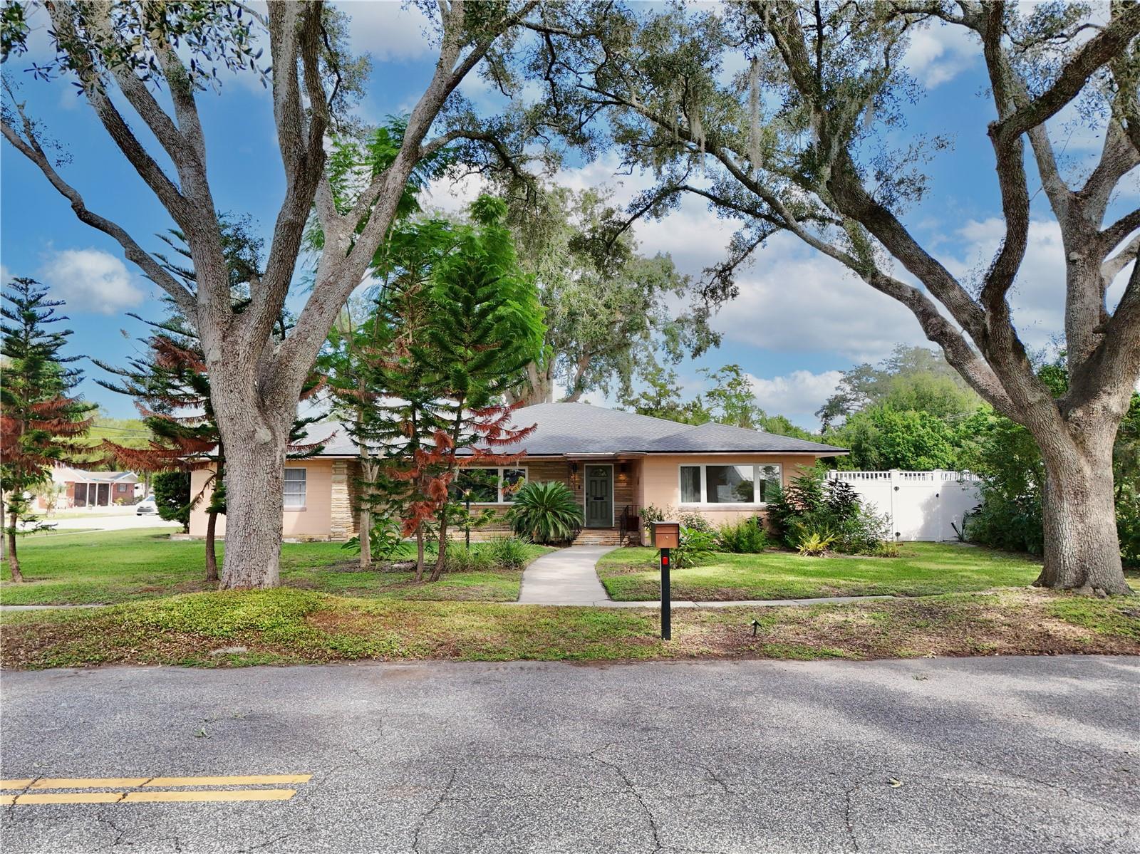 2387 WASHINGTON ROAD, Mount Dora, FL 32757