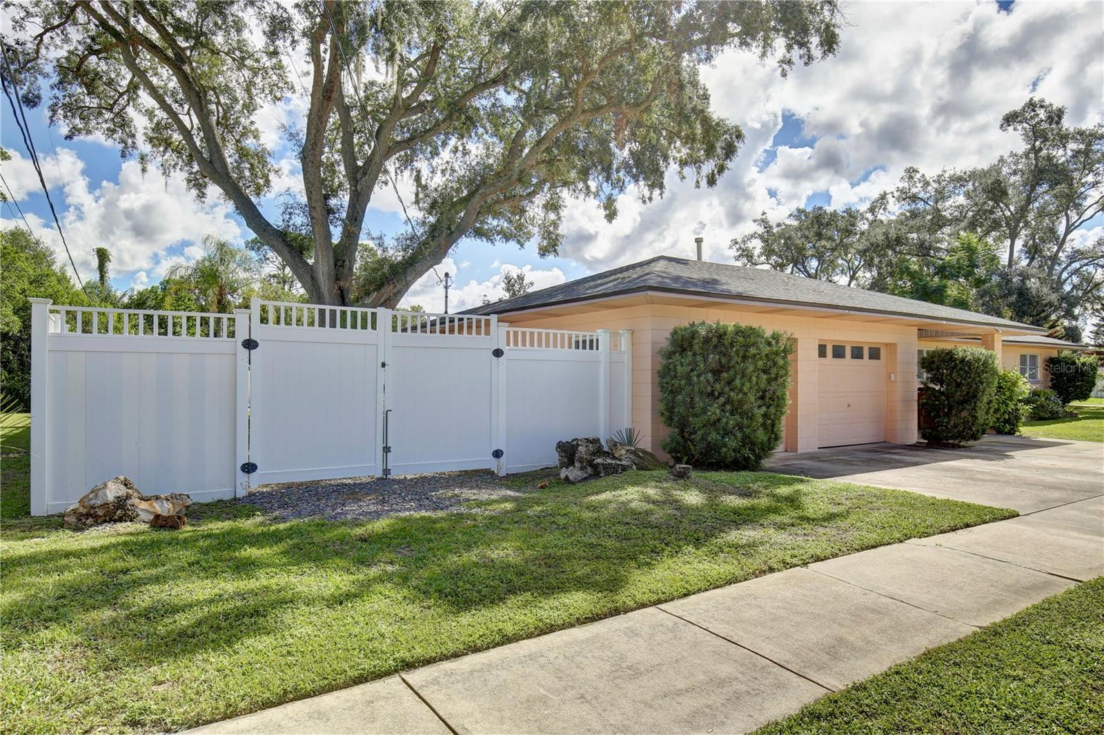 2387 WASHINGTON ROAD, Mount Dora, FL 32757