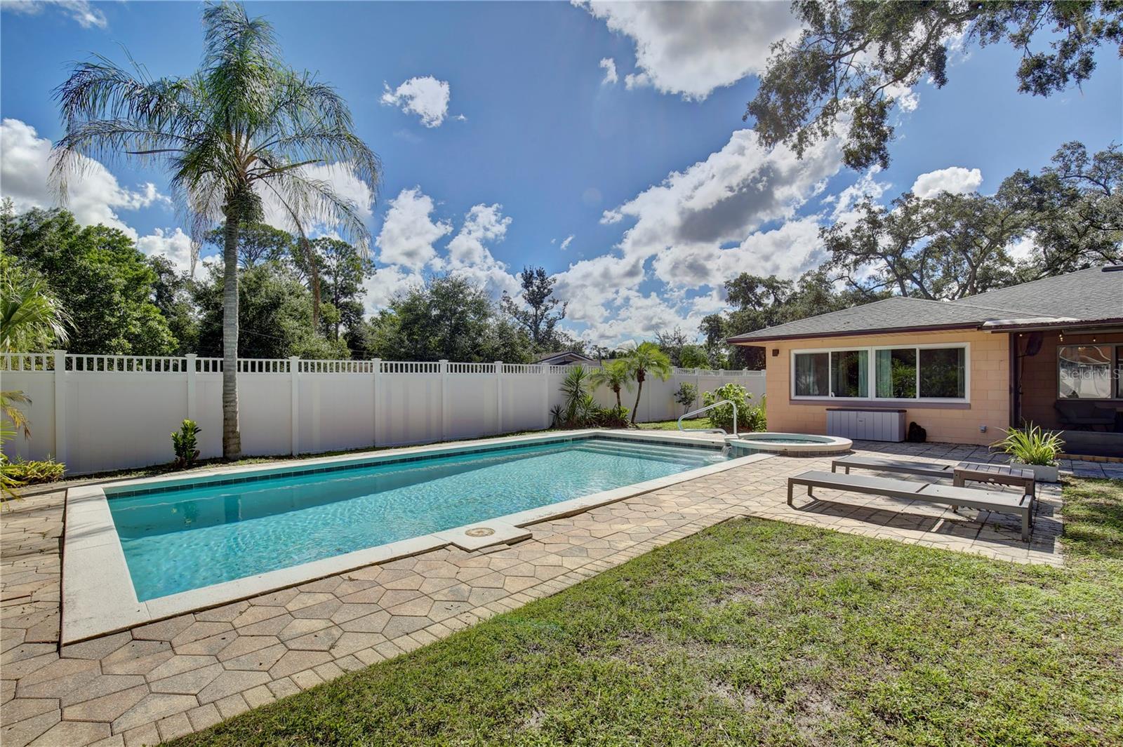 2387 WASHINGTON ROAD, Mount Dora, FL 32757