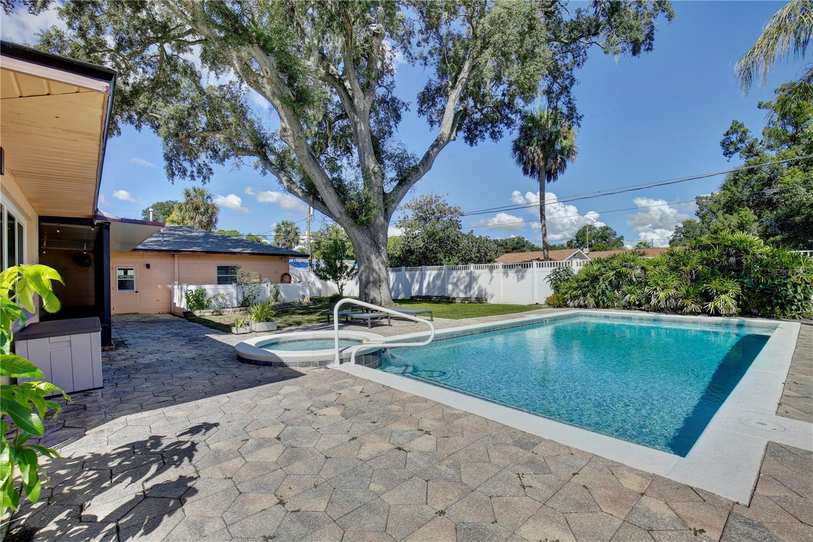 2387 WASHINGTON ROAD, Mount Dora, FL 32757