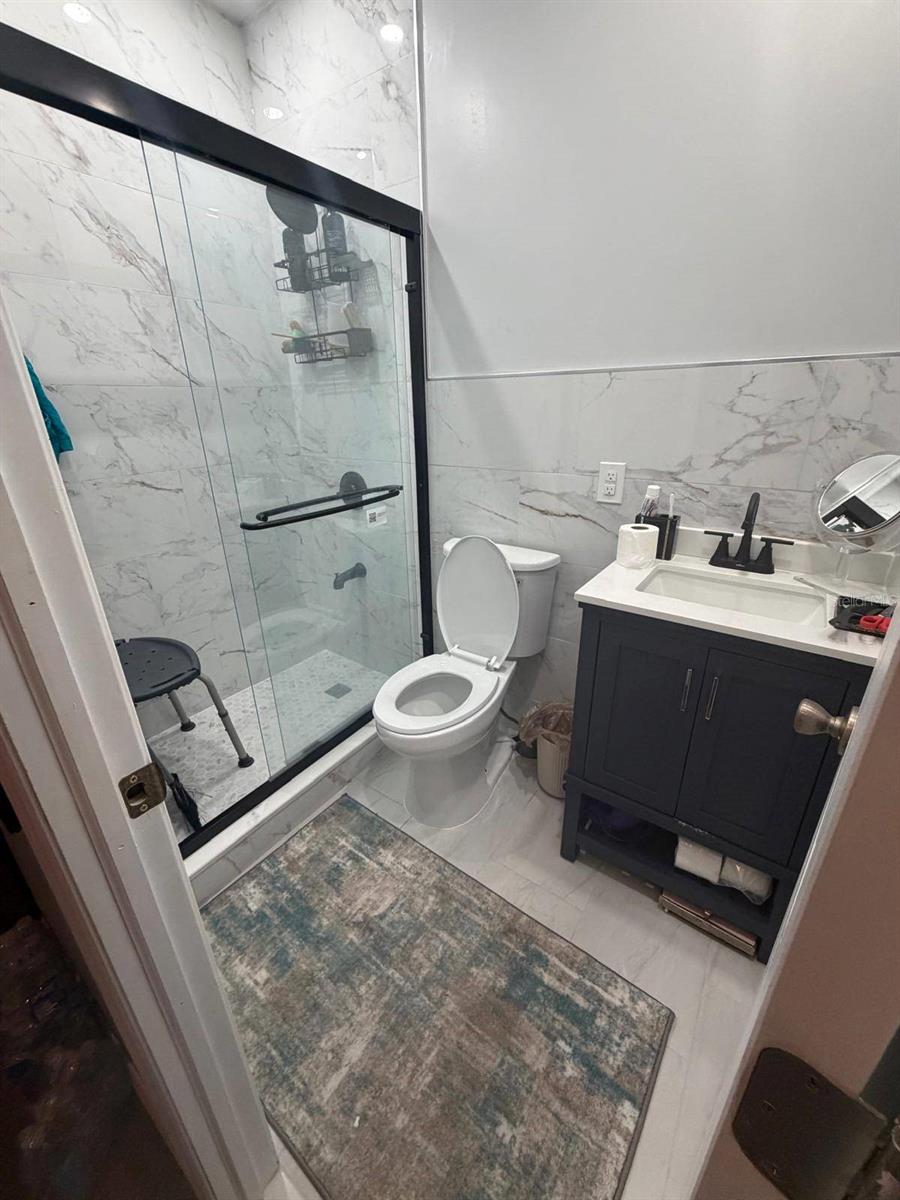 Guest room bathroom