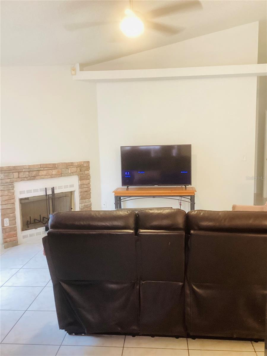 7160 EDGEWATER SHORES COURT, Orlando, FL 32810 7160 EDGEWATER SHORES COURT, Orlando, FL 32810