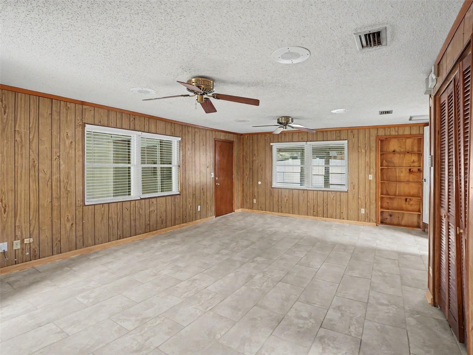 2417 S MYRTLE AVENUE, Sanford, FL 32771