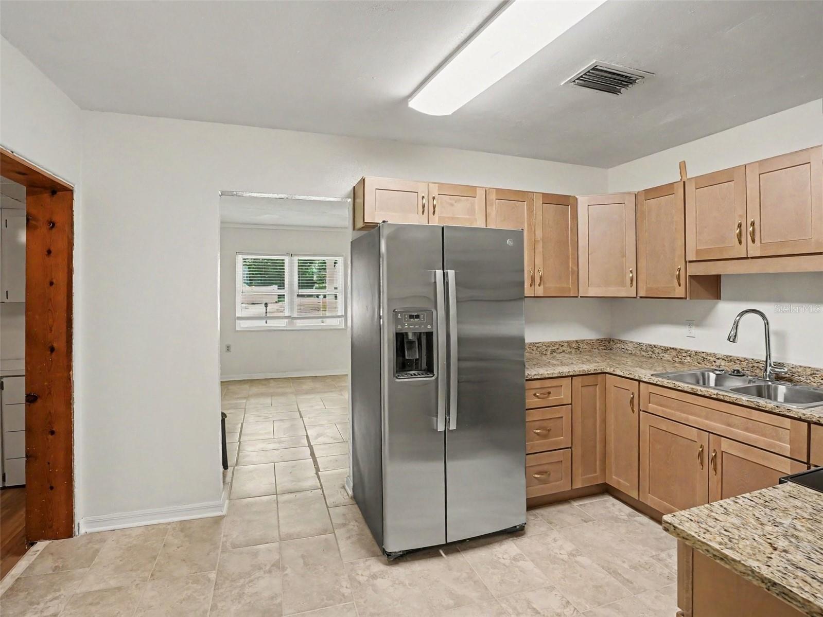 2417 S MYRTLE AVENUE, Sanford, FL 32771