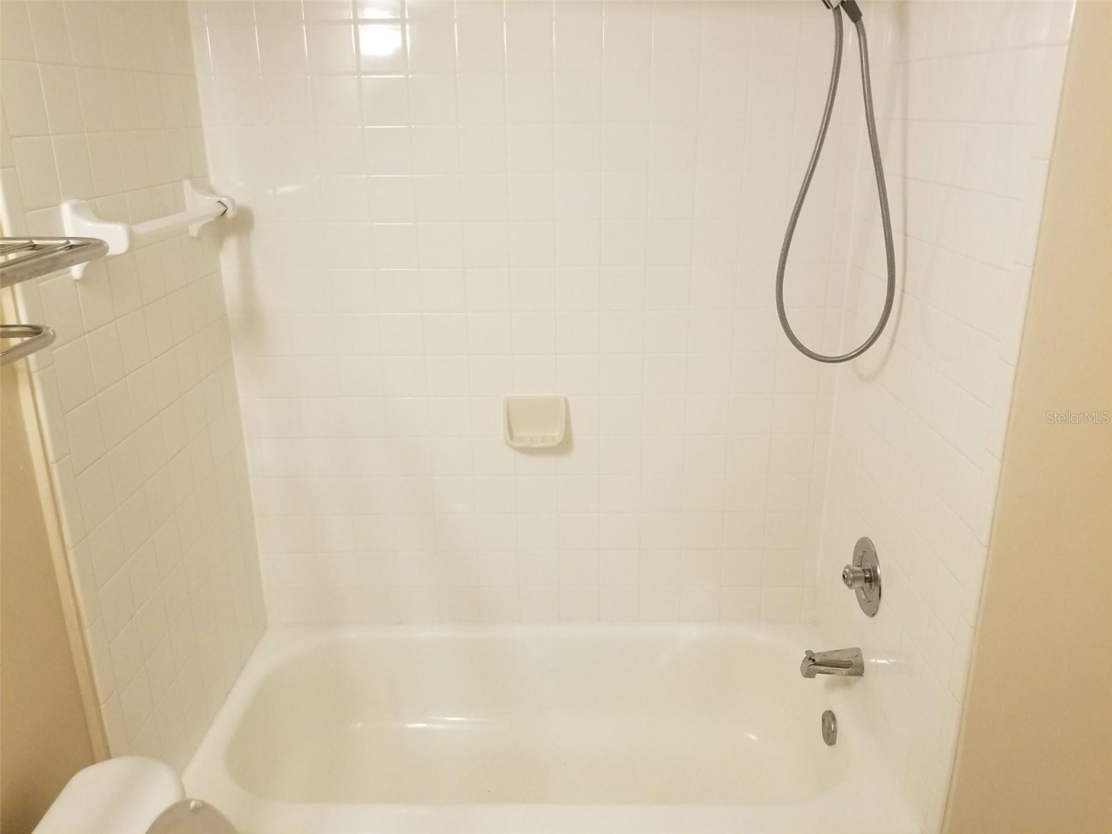 420 FORESTWAY CIRCLE, #207, Altamonte Springs, FL 32701