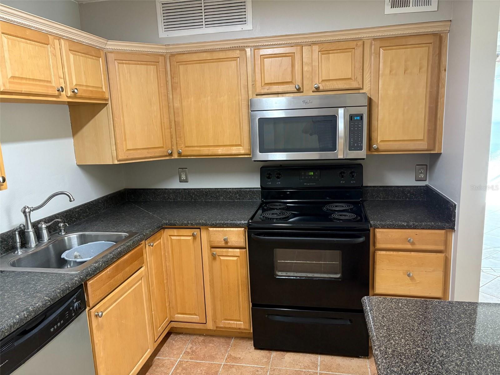 360 LAKEPOINTE DRIVE, #202, Altamonte Springs, FL 32701