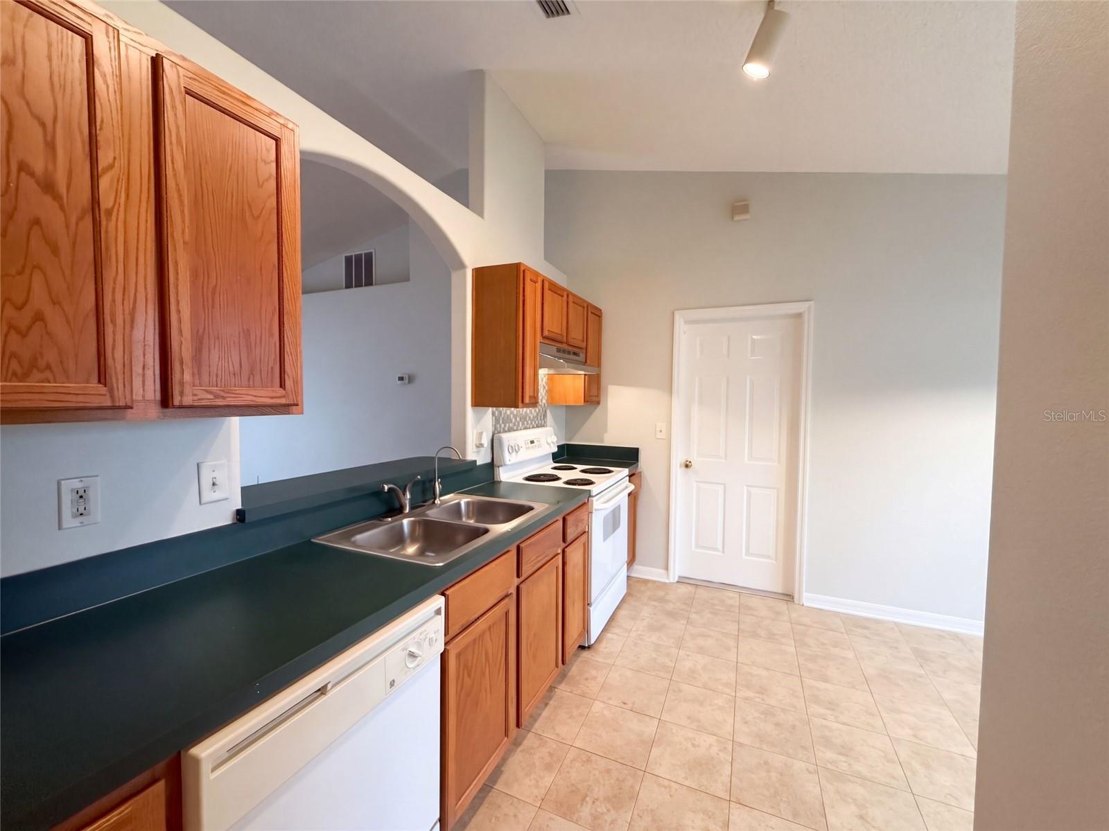 18 ROLLAND LANE, Palm Coast, FL 32164