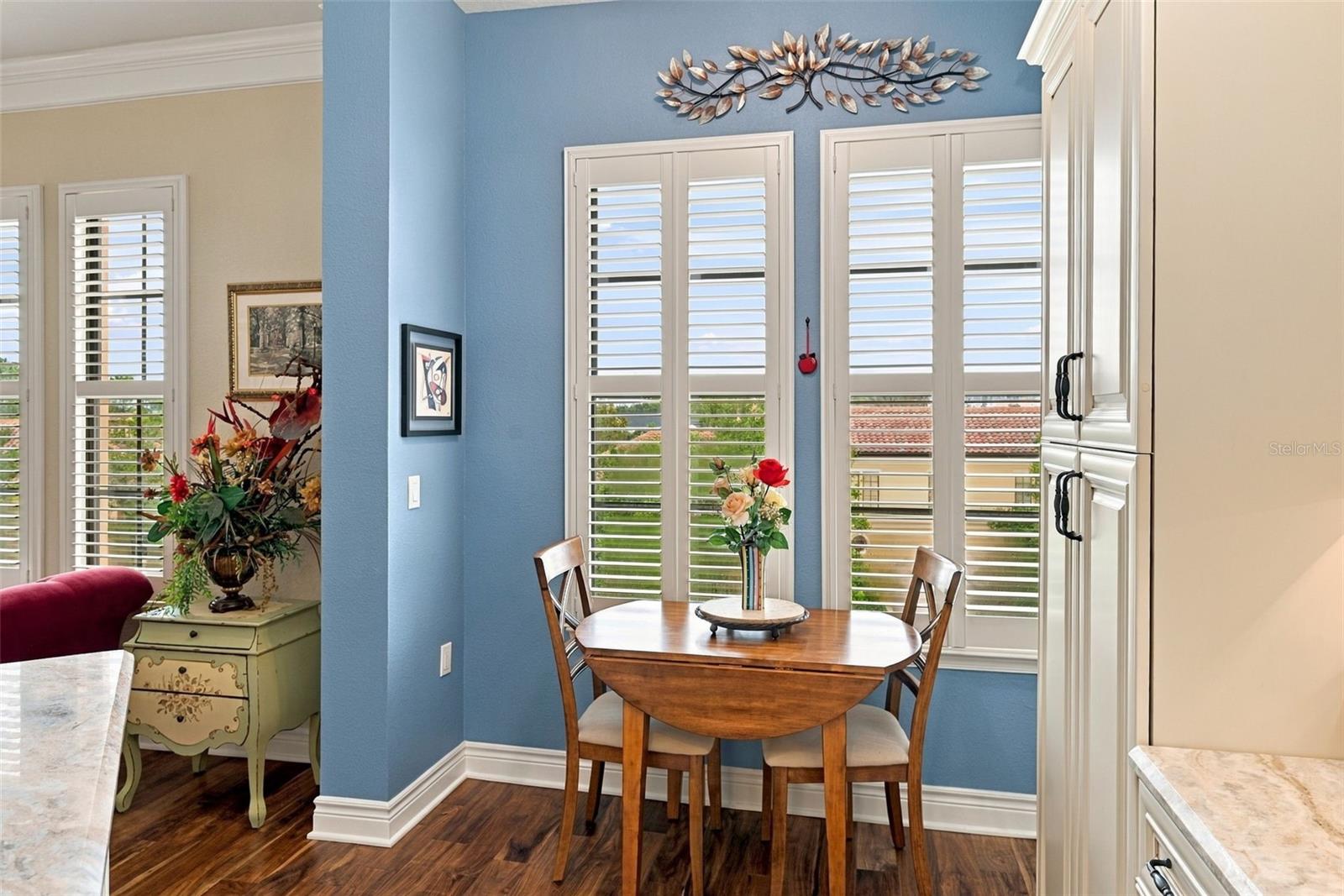 Cheerful and Bright Breakfast Nook