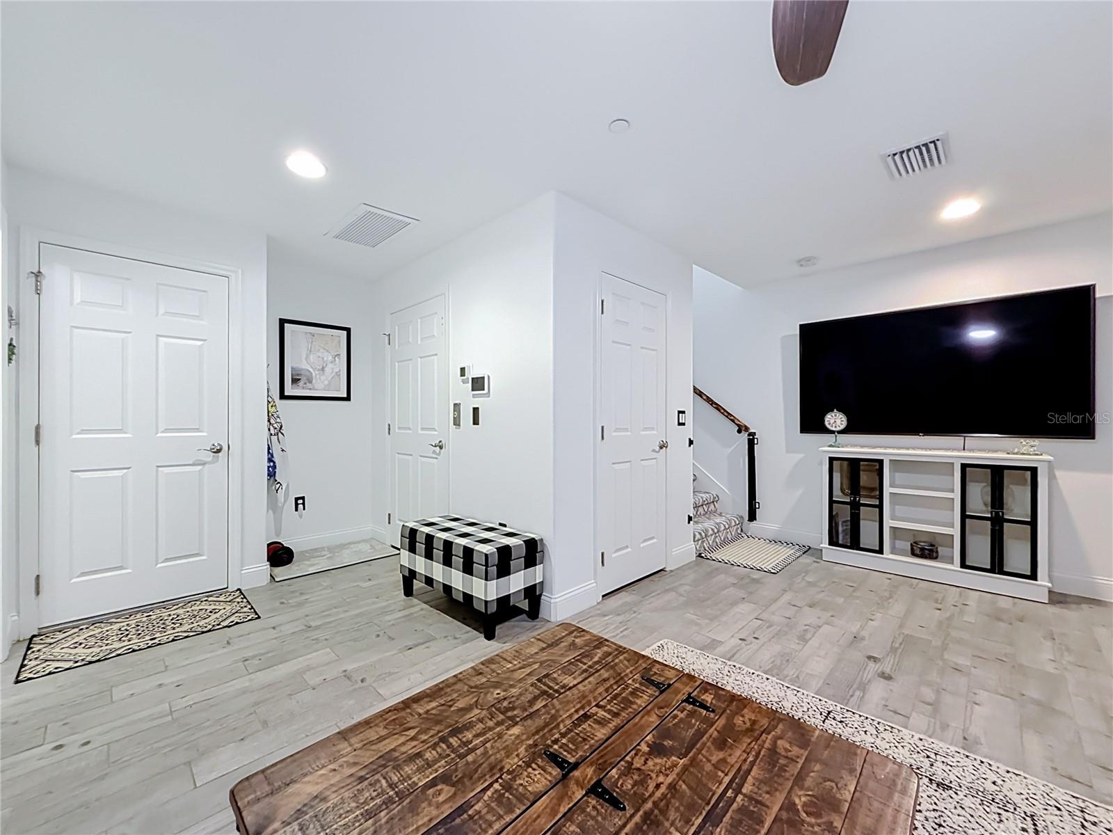 7211 101ST LANE, Seminole, FL 33772
