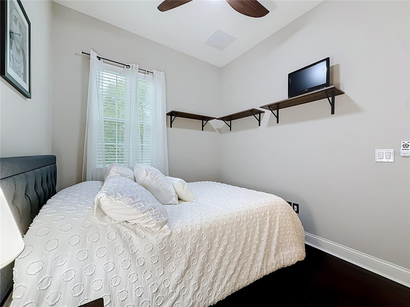7211 101ST LANE, Seminole, FL 33772