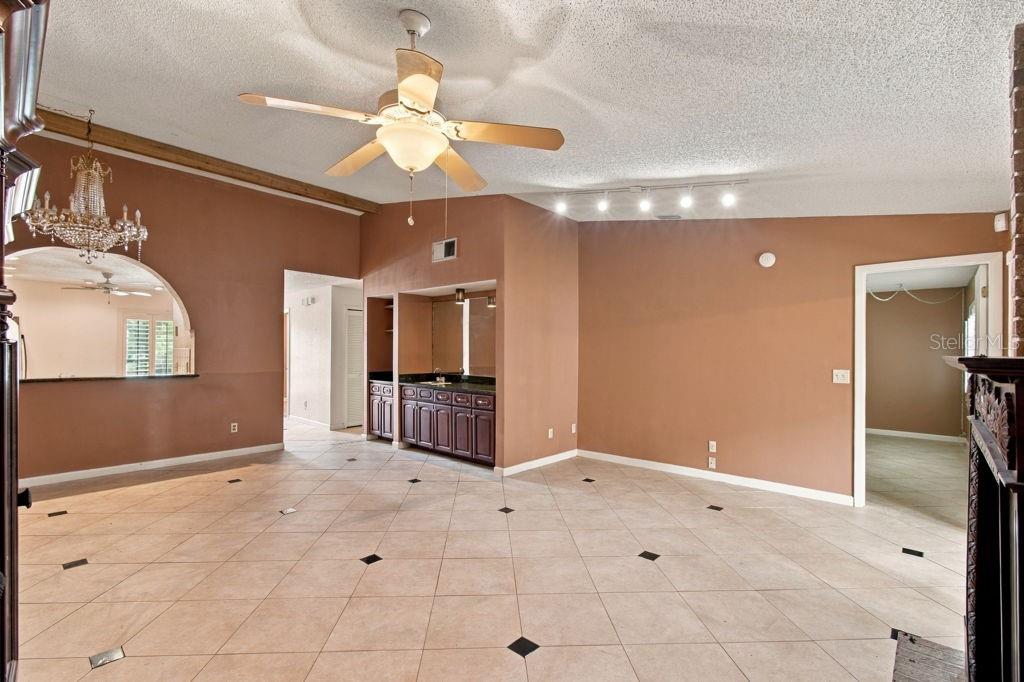 12 ESCONDIDO CIRCLE, #114, Altamonte Springs, FL 32701