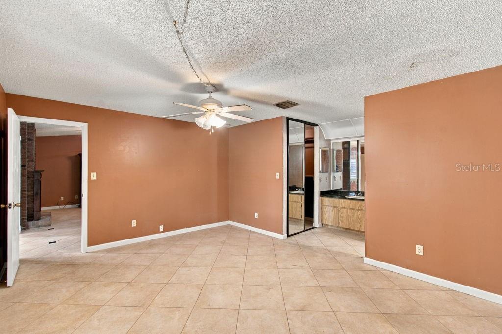 12 ESCONDIDO CIRCLE, #114, Altamonte Springs, FL 32701