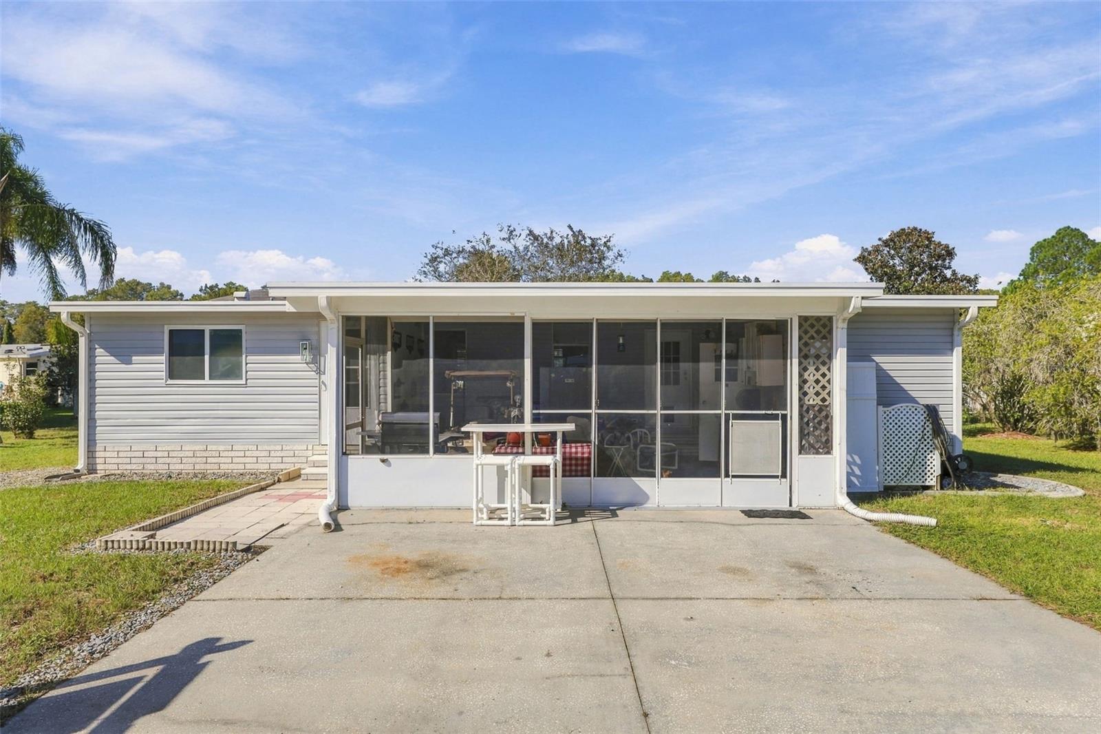 527 JACKSON PARK AVENUE, Davenport, FL 33897