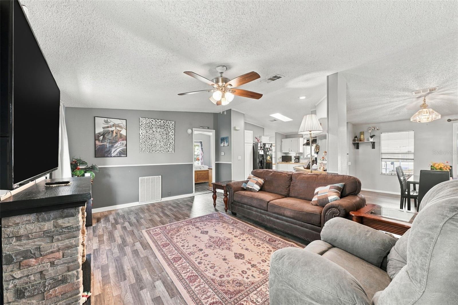 527 JACKSON PARK AVENUE, Davenport, FL 33897