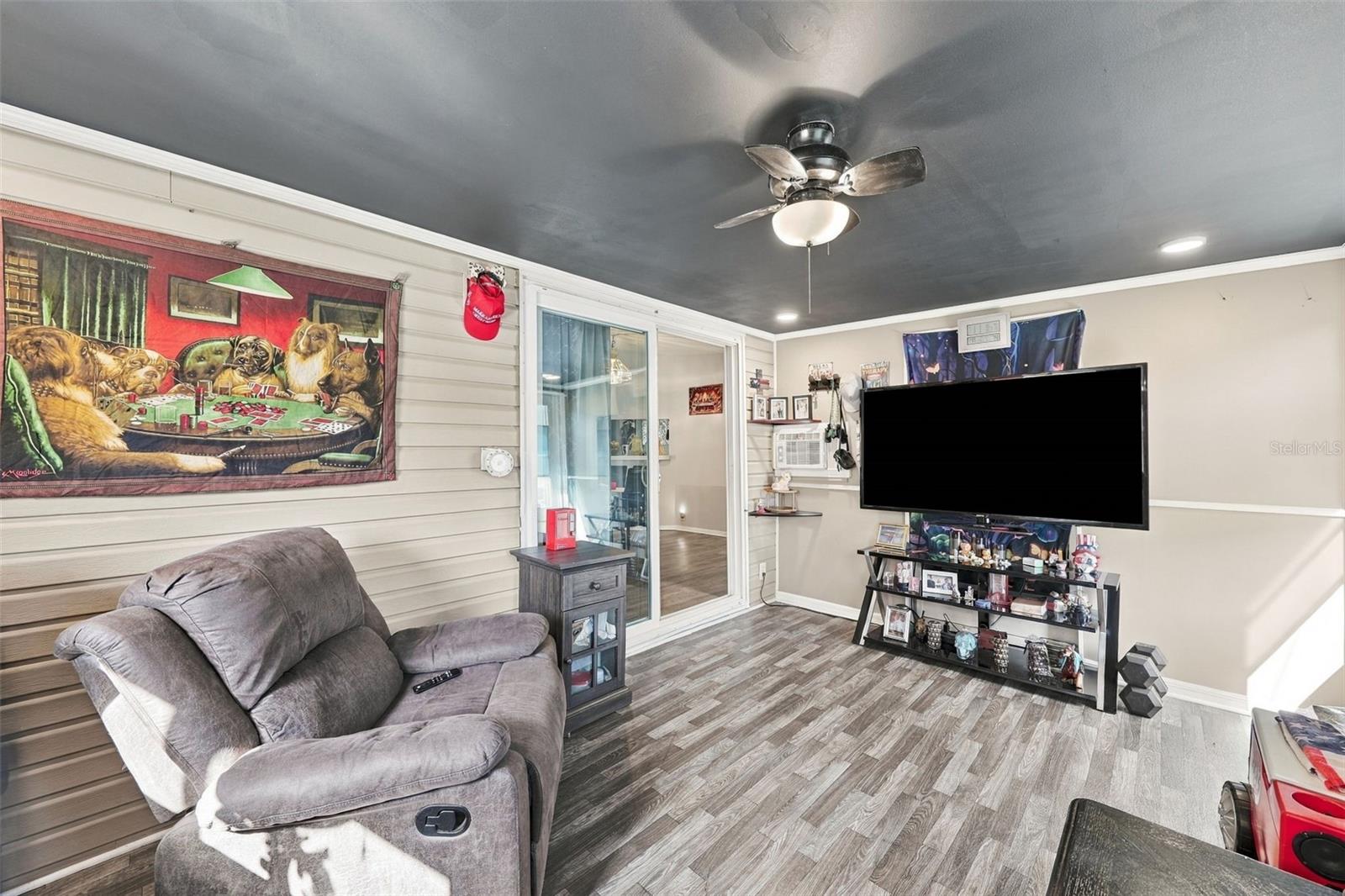 527 JACKSON PARK AVENUE, Davenport, FL 33897