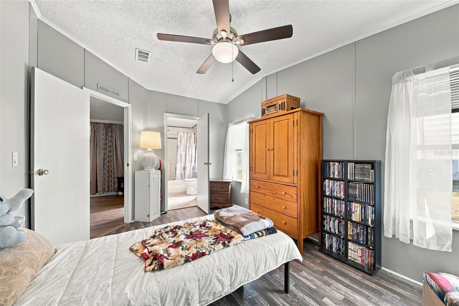 527 JACKSON PARK AVENUE, Davenport, FL 33897