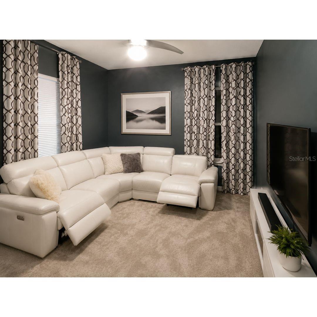 Bonus room furnished