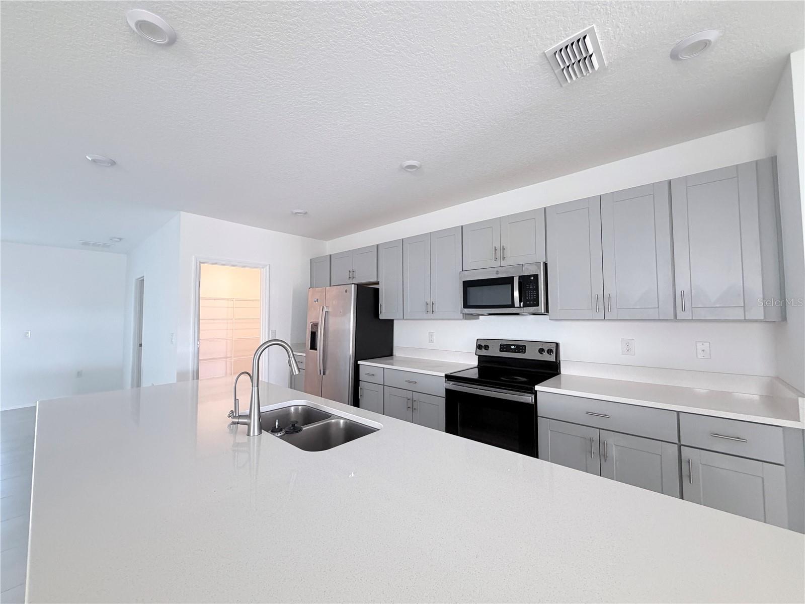 5609 COSTA BLANCA WAY, Davenport, FL 33897