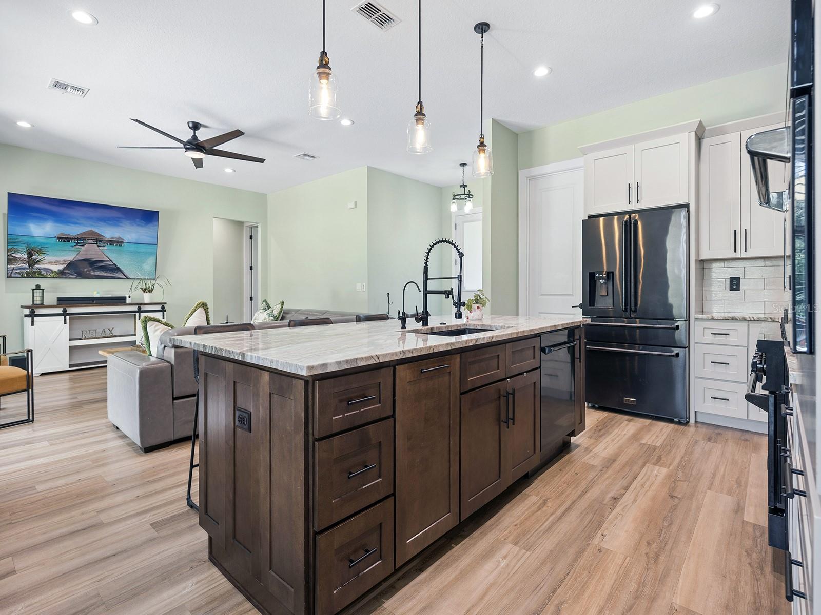 412 SNOW HILL RD, Geneva, FL 32732