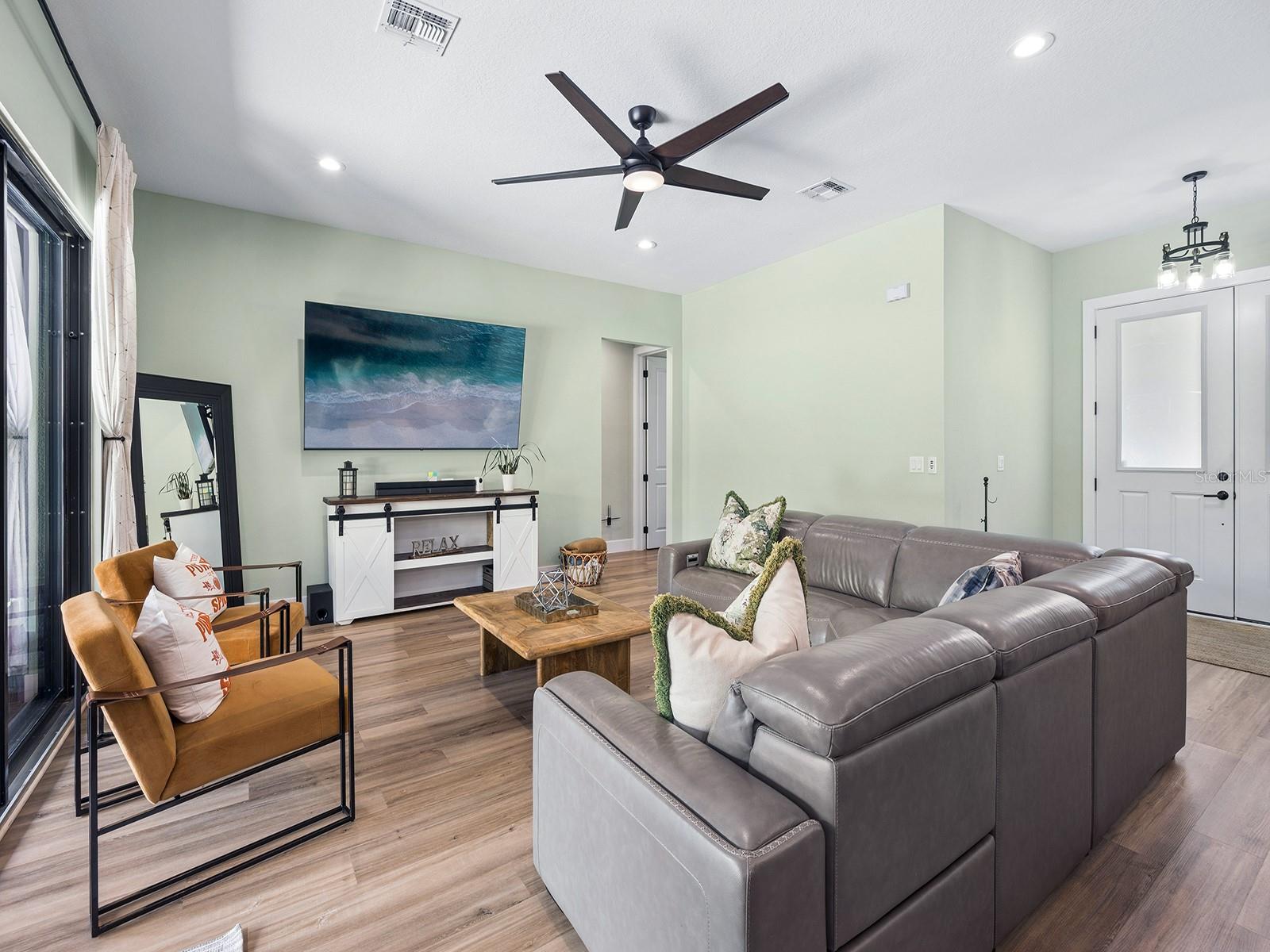 412 SNOW HILL RD, Geneva, FL 32732