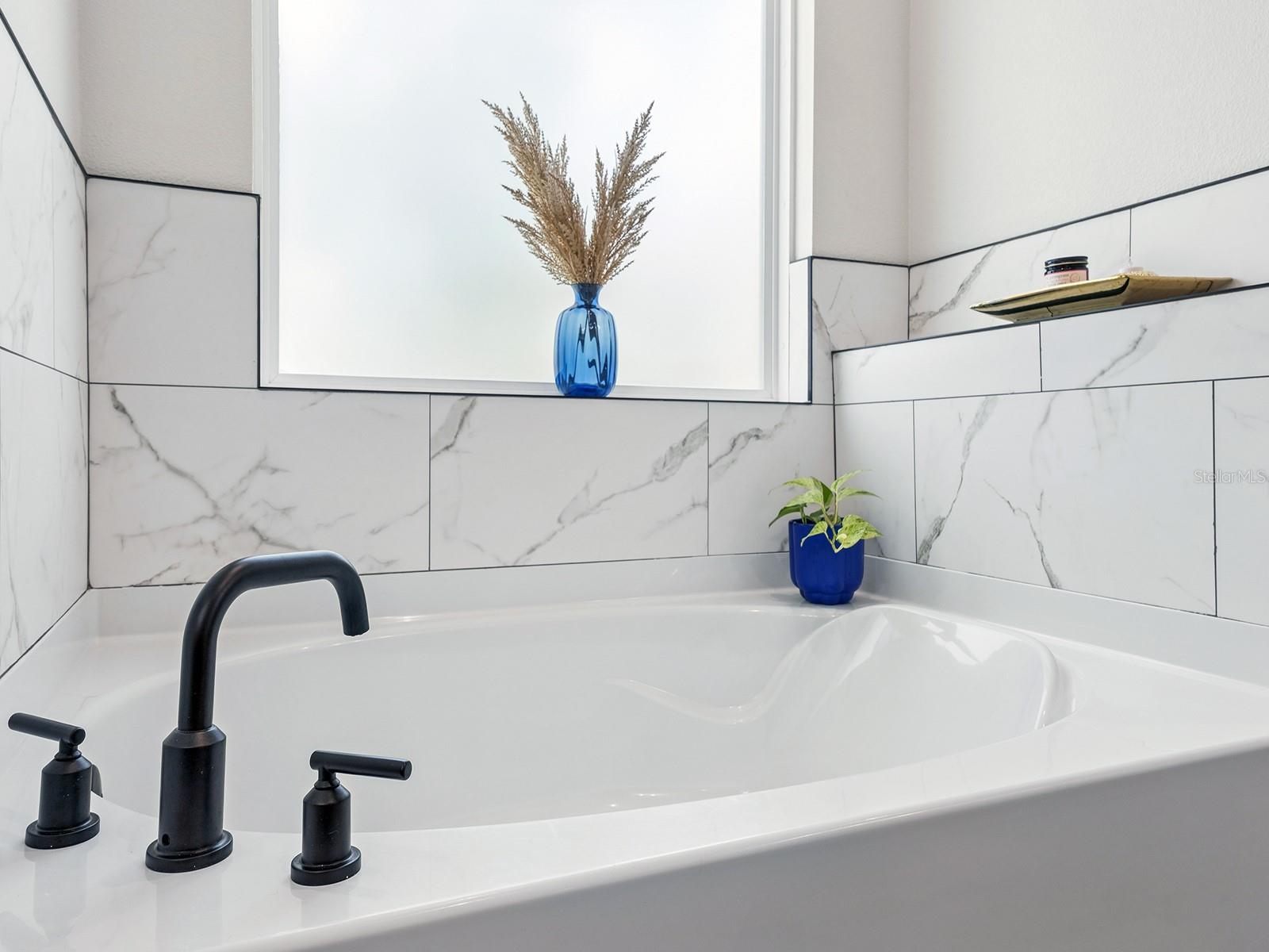Garden tub