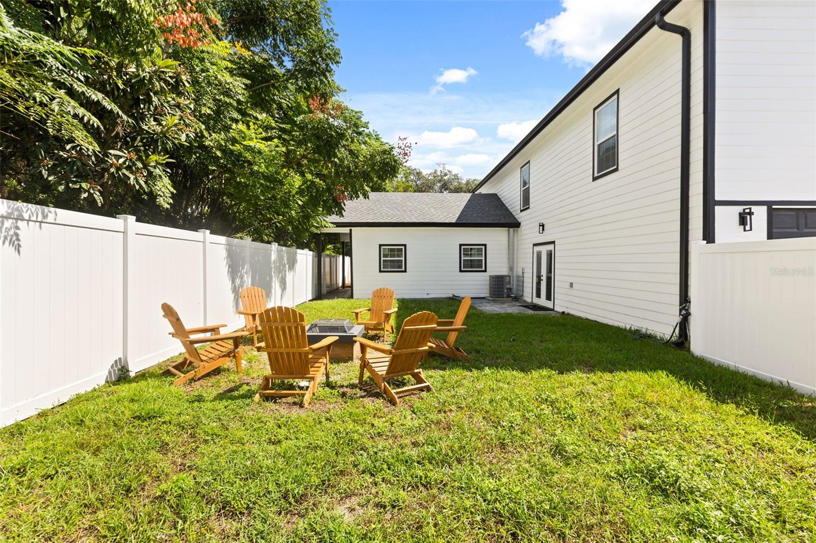 15 E LAUREL STREET, Apopka, FL 32703