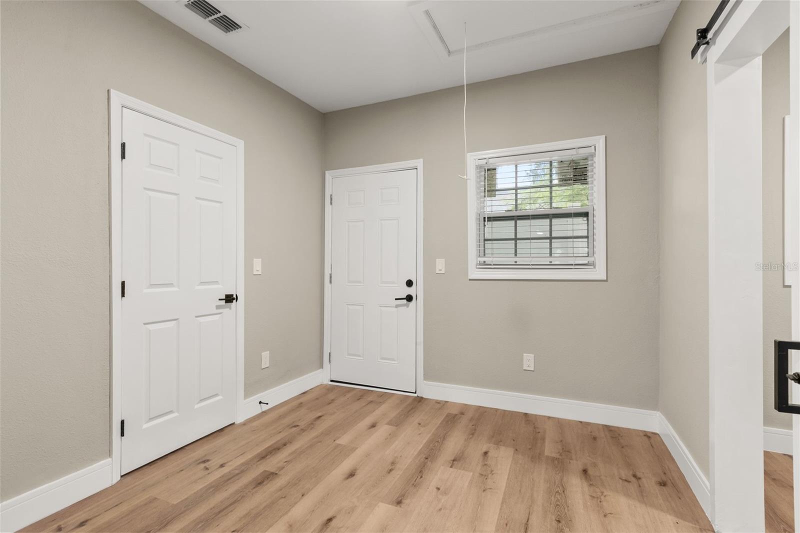 15 E LAUREL STREET, Apopka, FL 32703