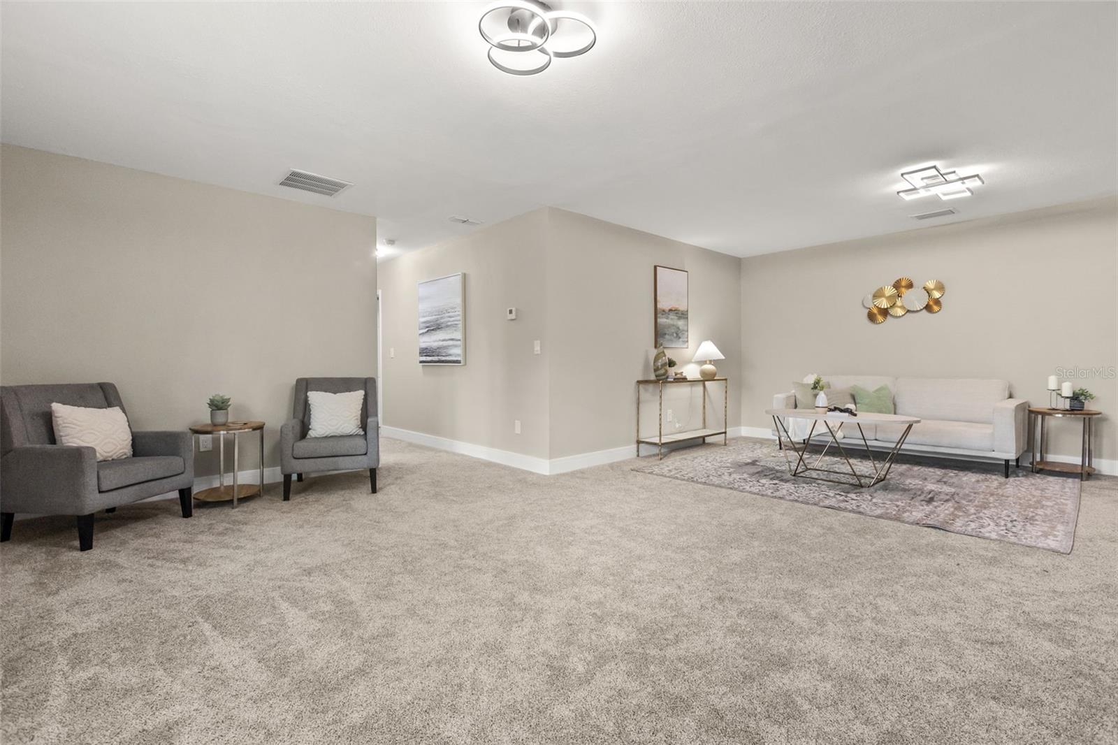 15 E LAUREL STREET, Apopka, FL 32703