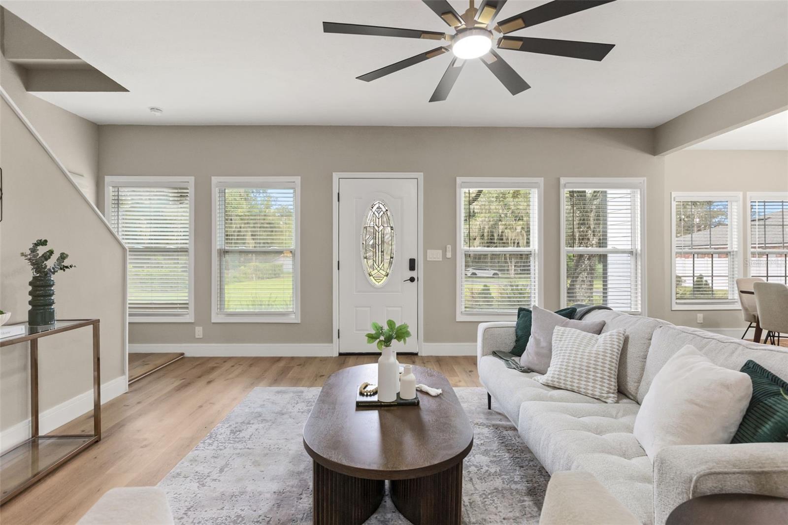 15 E LAUREL STREET, Apopka, FL 32703