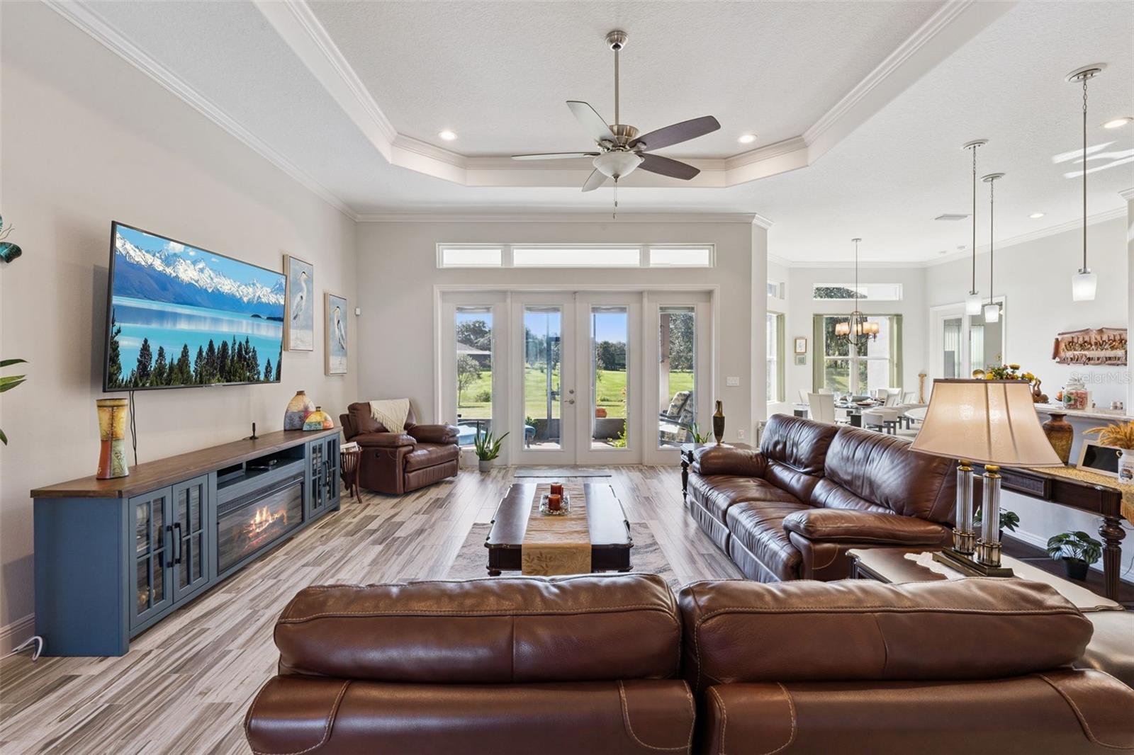 Light and bright open concept floor plan