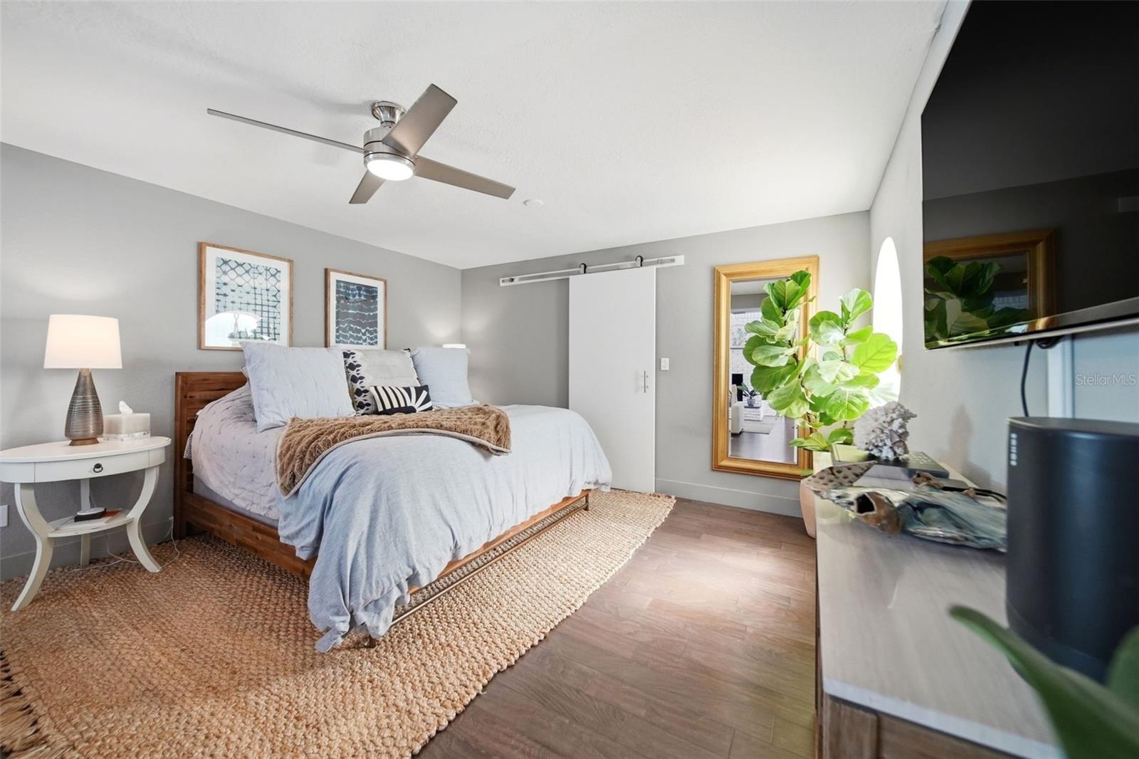 15 x 20 primary bedroom
