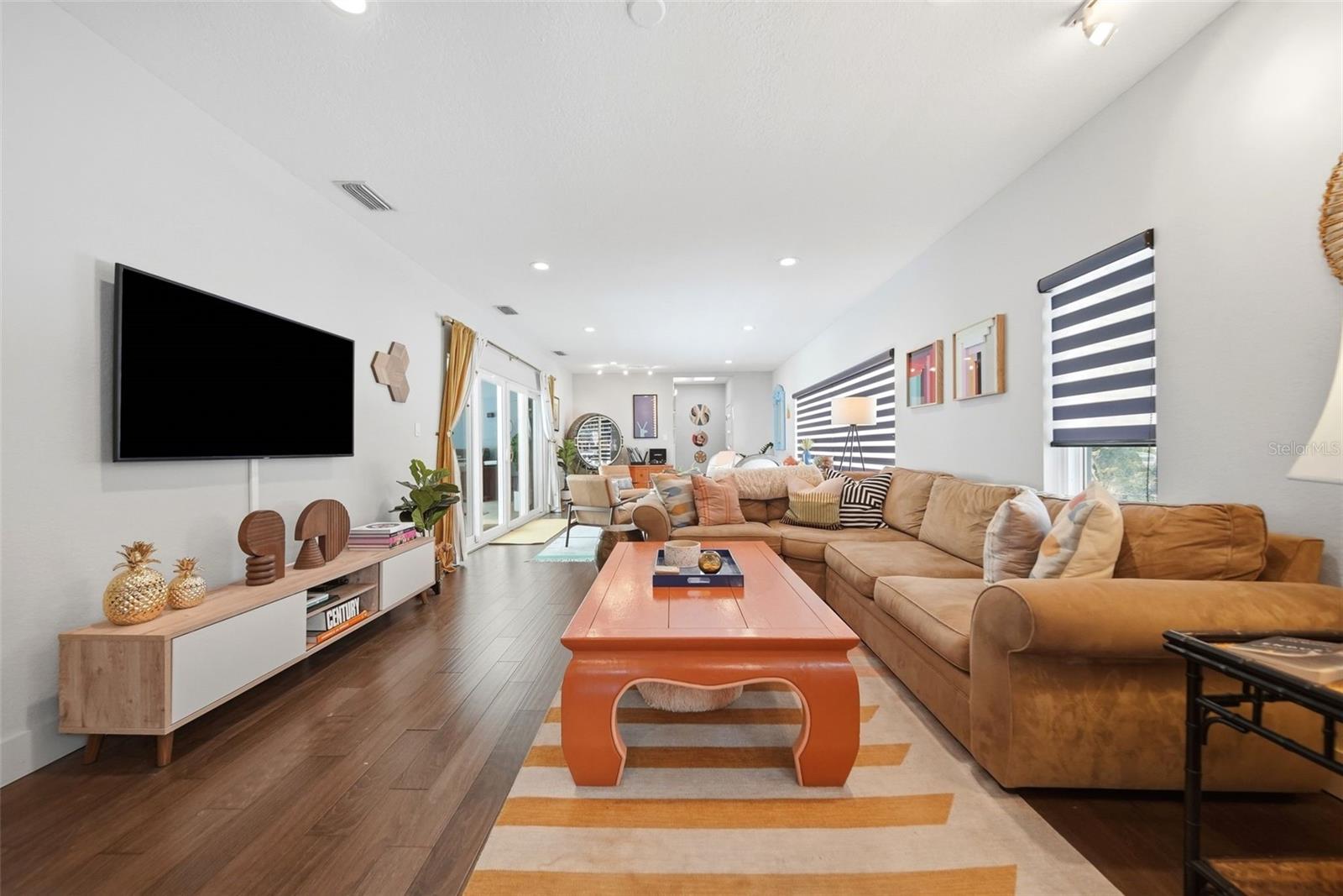 17 x 29 living room