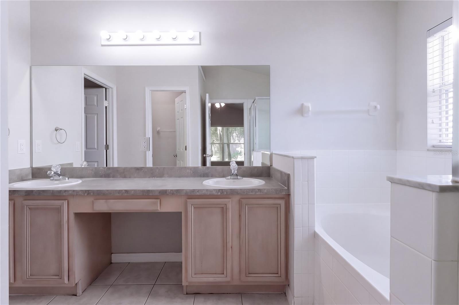 2612 WHITEWOOD ROAD, Mulberry, FL 33860