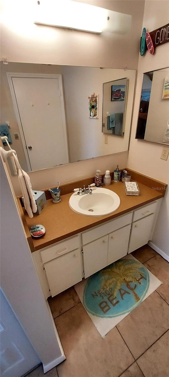 906 BLUEWATER DRIVE, Sun City Center, FL 33573