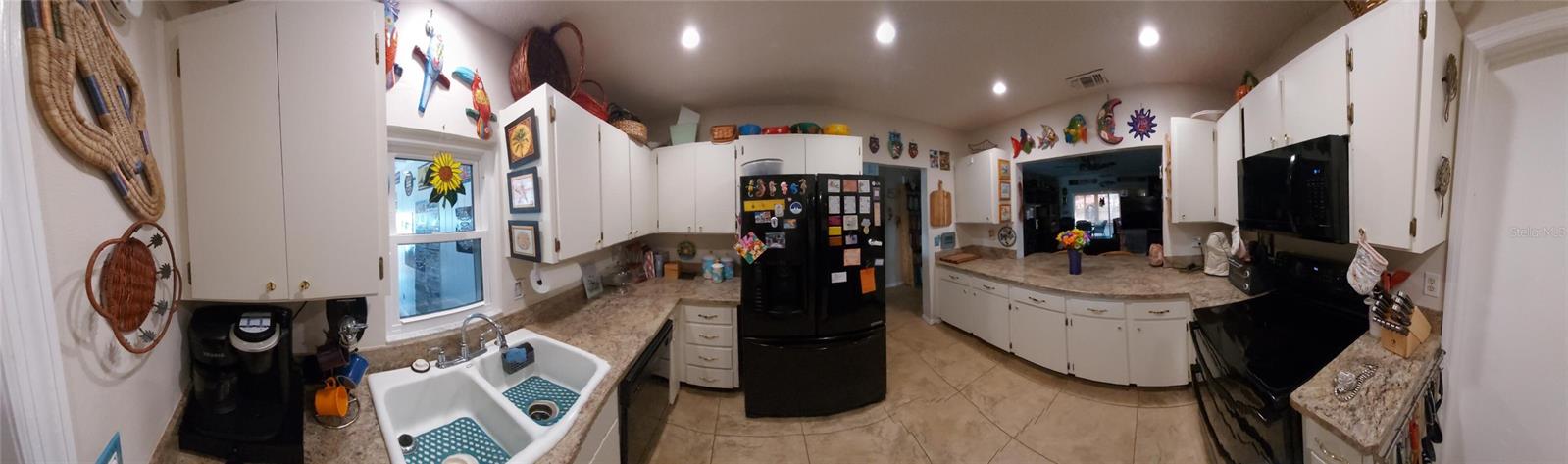 906 BLUEWATER DRIVE, Sun City Center, FL 33573