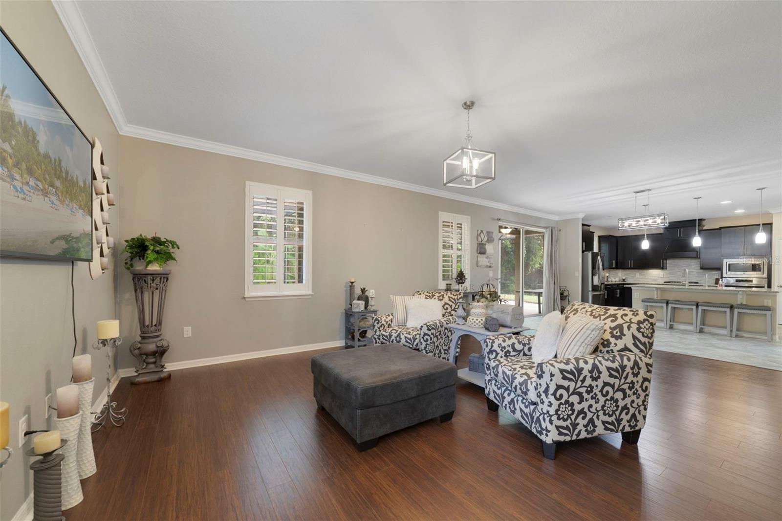 Living room - Image 2