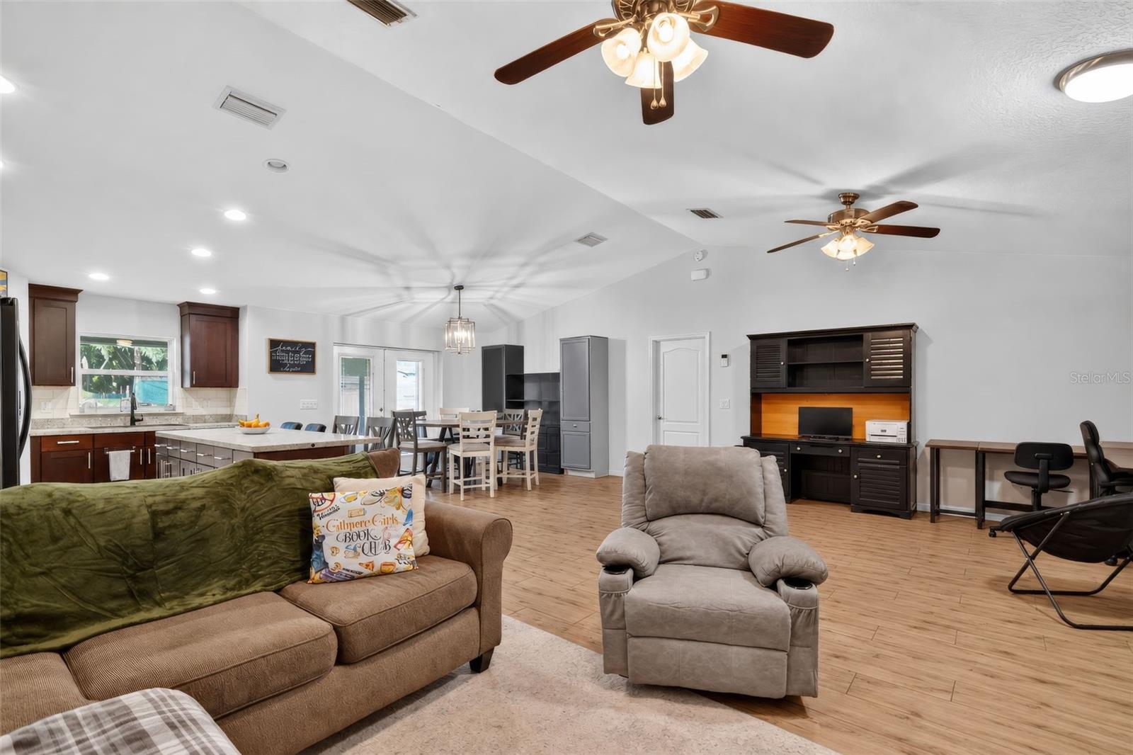 3074 COUNTY ROAD 521, Wildwood, FL 34785