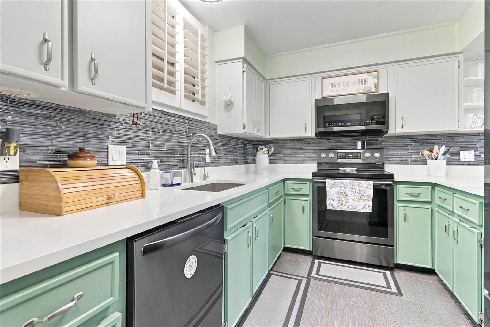 327 WILDER BOULEVARD, #B302, Daytona Beach, FL 32114