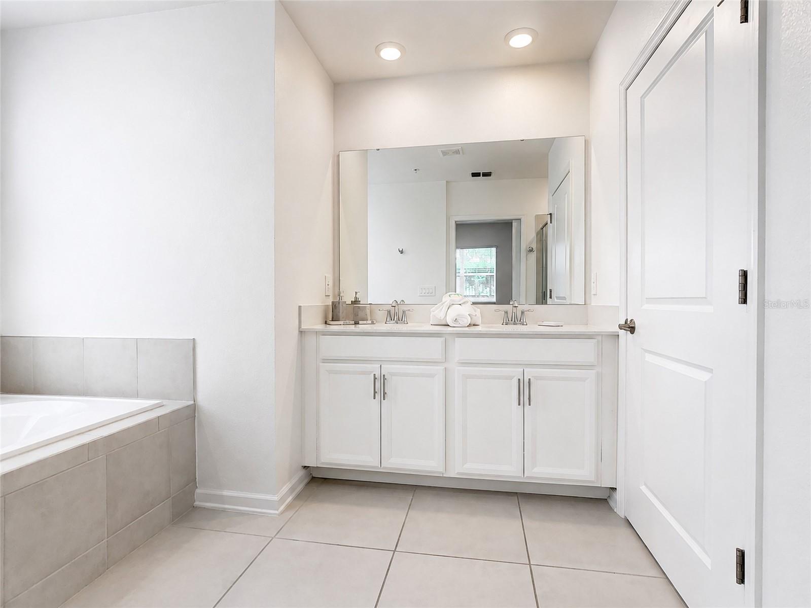 8879 CABOT CLIFFS DRIVE, #102, Davenport, FL 33896