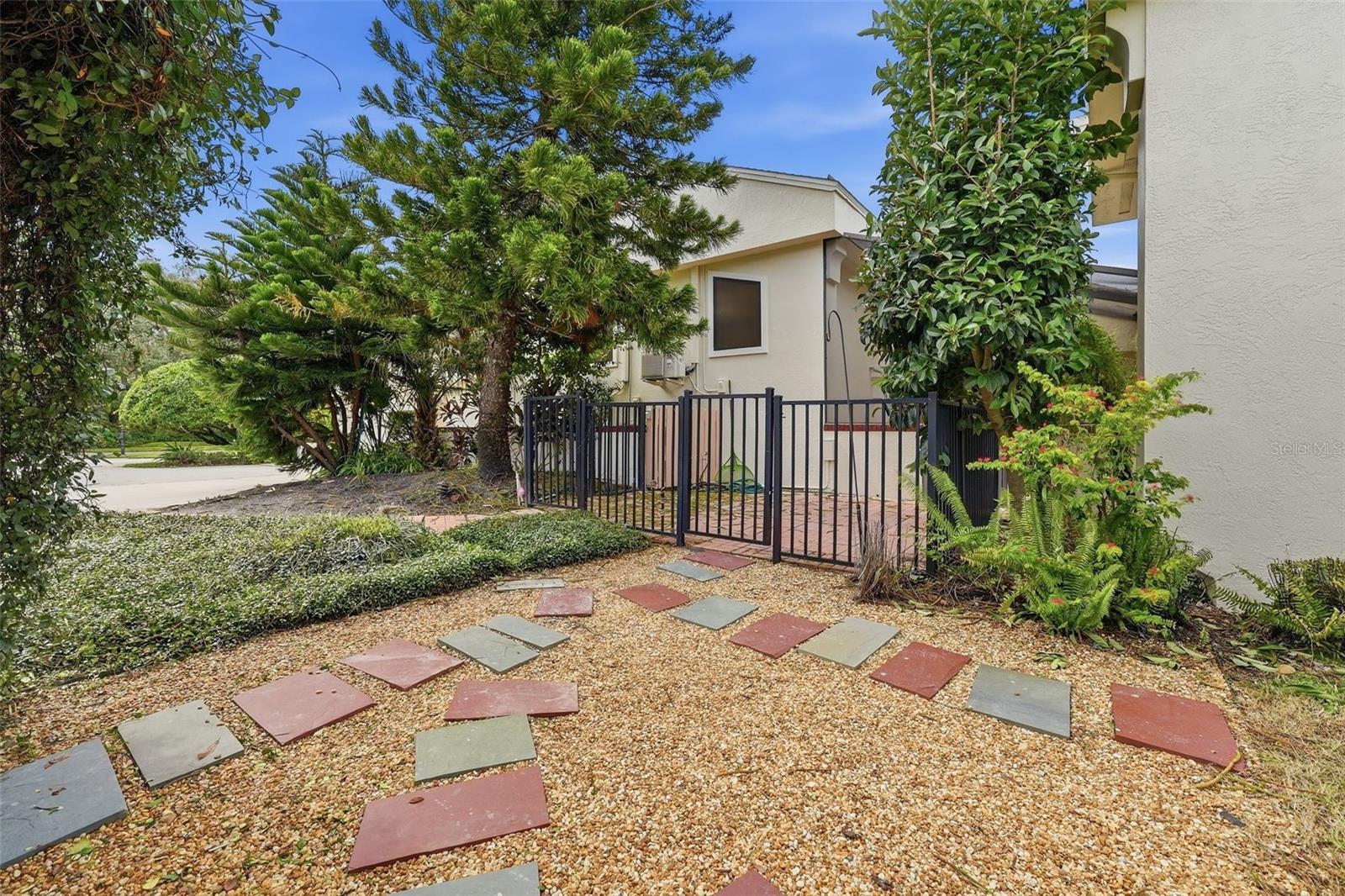 1008 ROYAL BIRKDALE DRIVE, Tarpon Springs, FL 34688