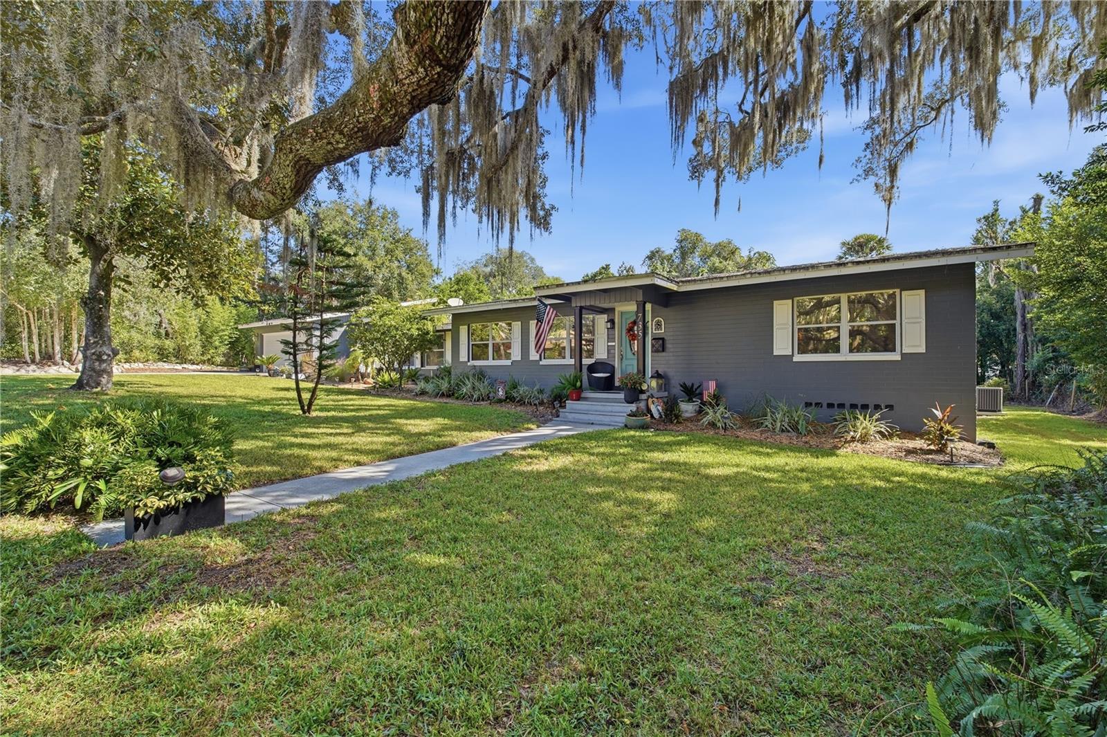 735 N SANS SOUCI AVENUE, Deland, FL 32720