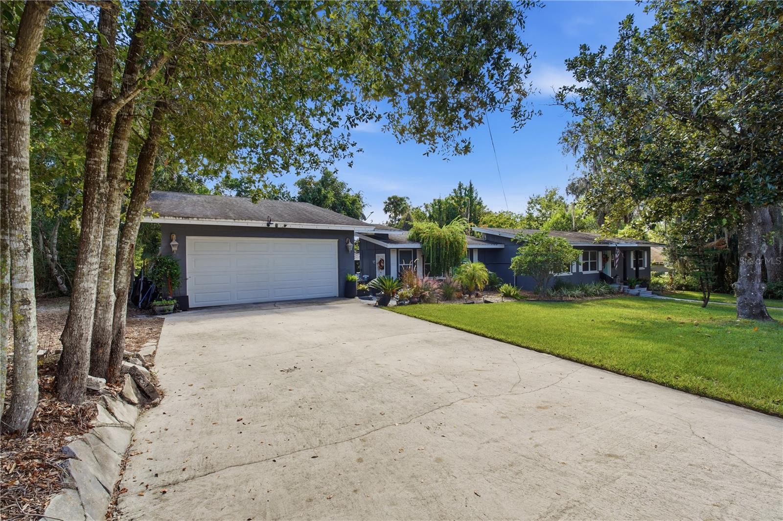 735 N SANS SOUCI AVENUE, Deland, FL 32720