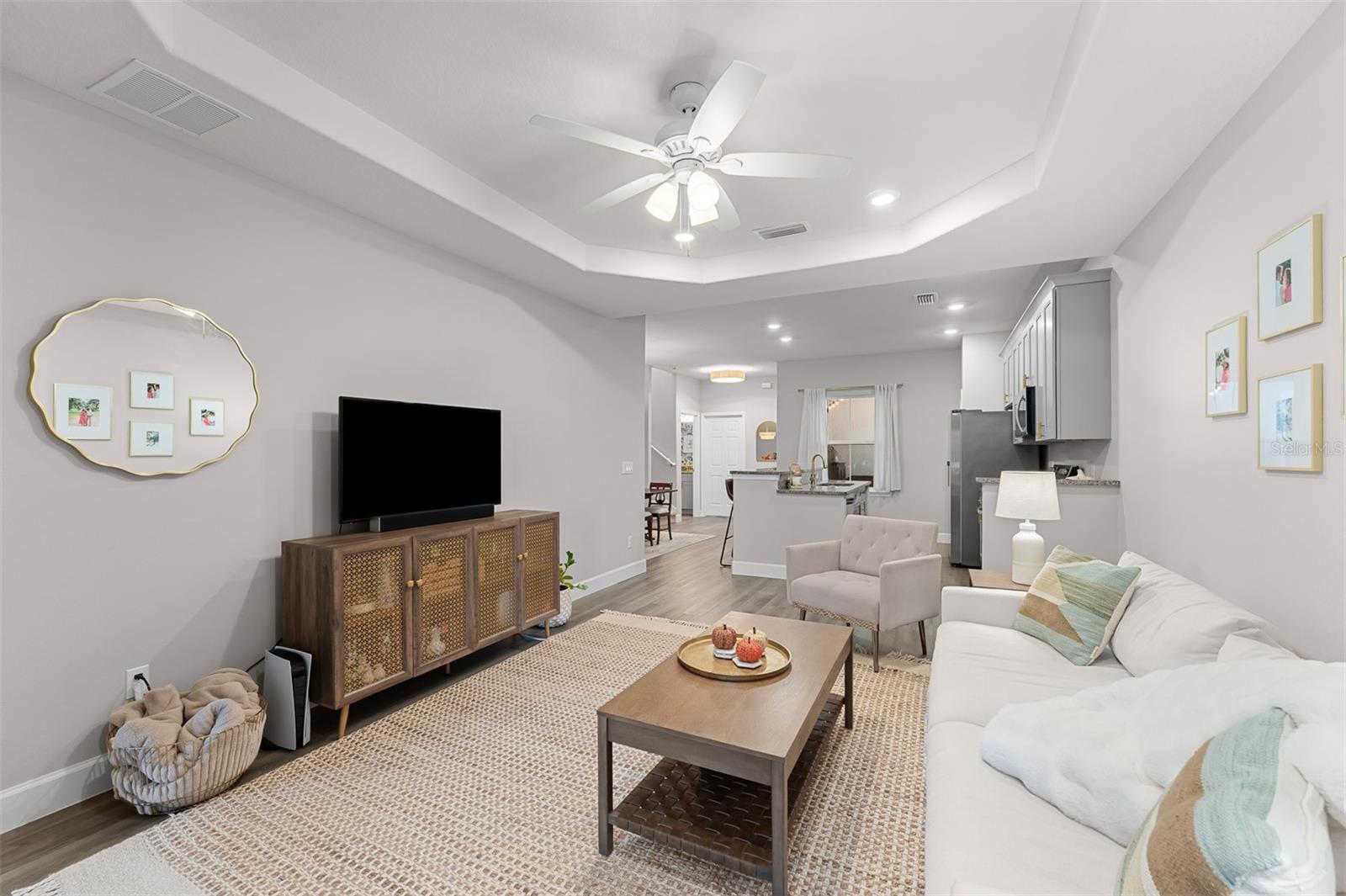 8556 MAGNIFICENT LANE, Groveland, FL 34736