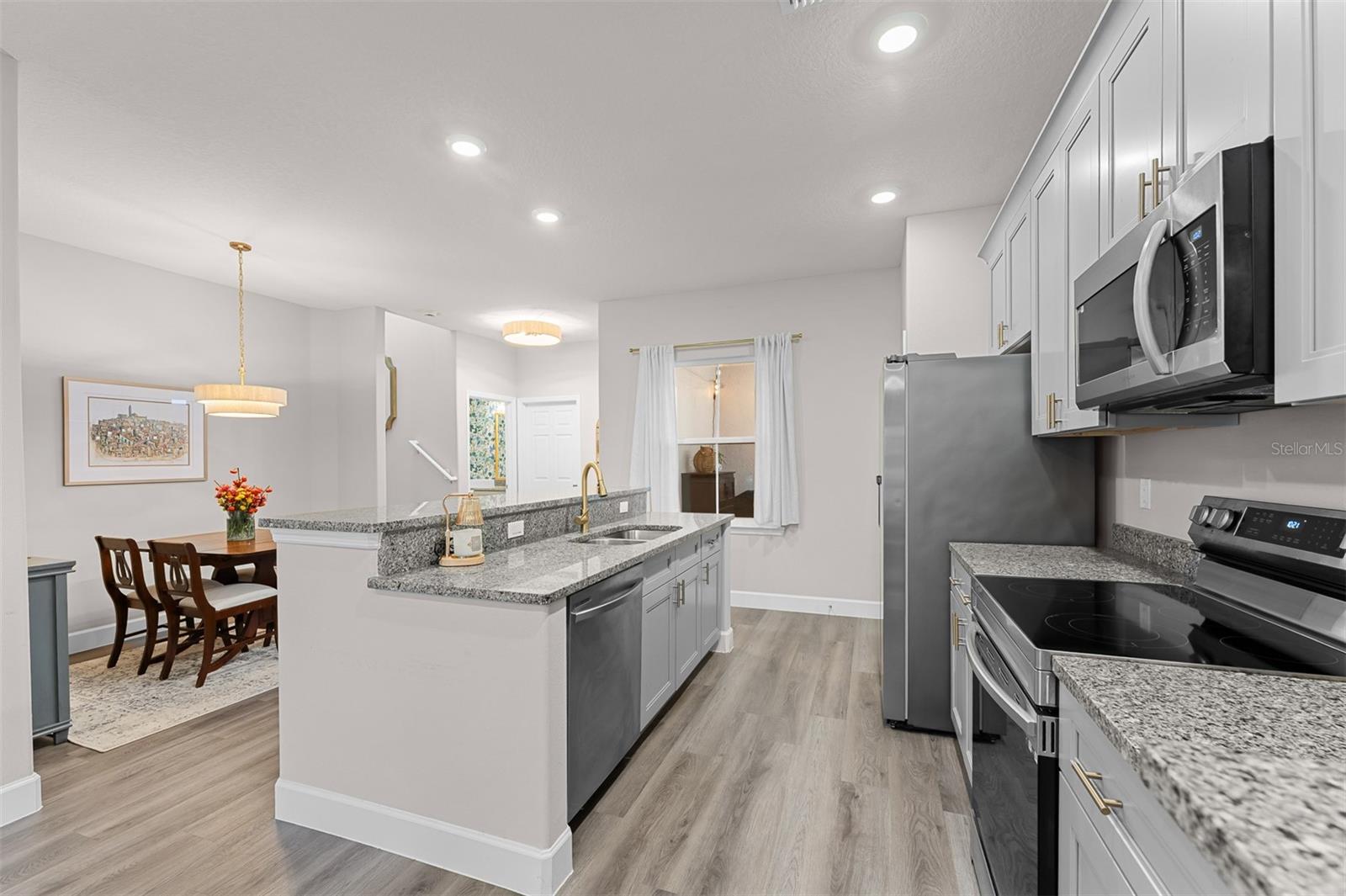 8556 MAGNIFICENT LANE, Groveland, FL 34736